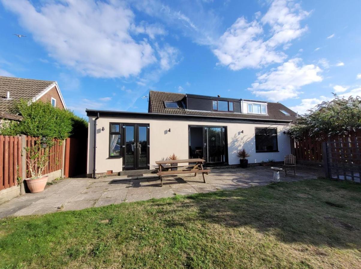 Dolphin House Villa Preesall Exterior photo